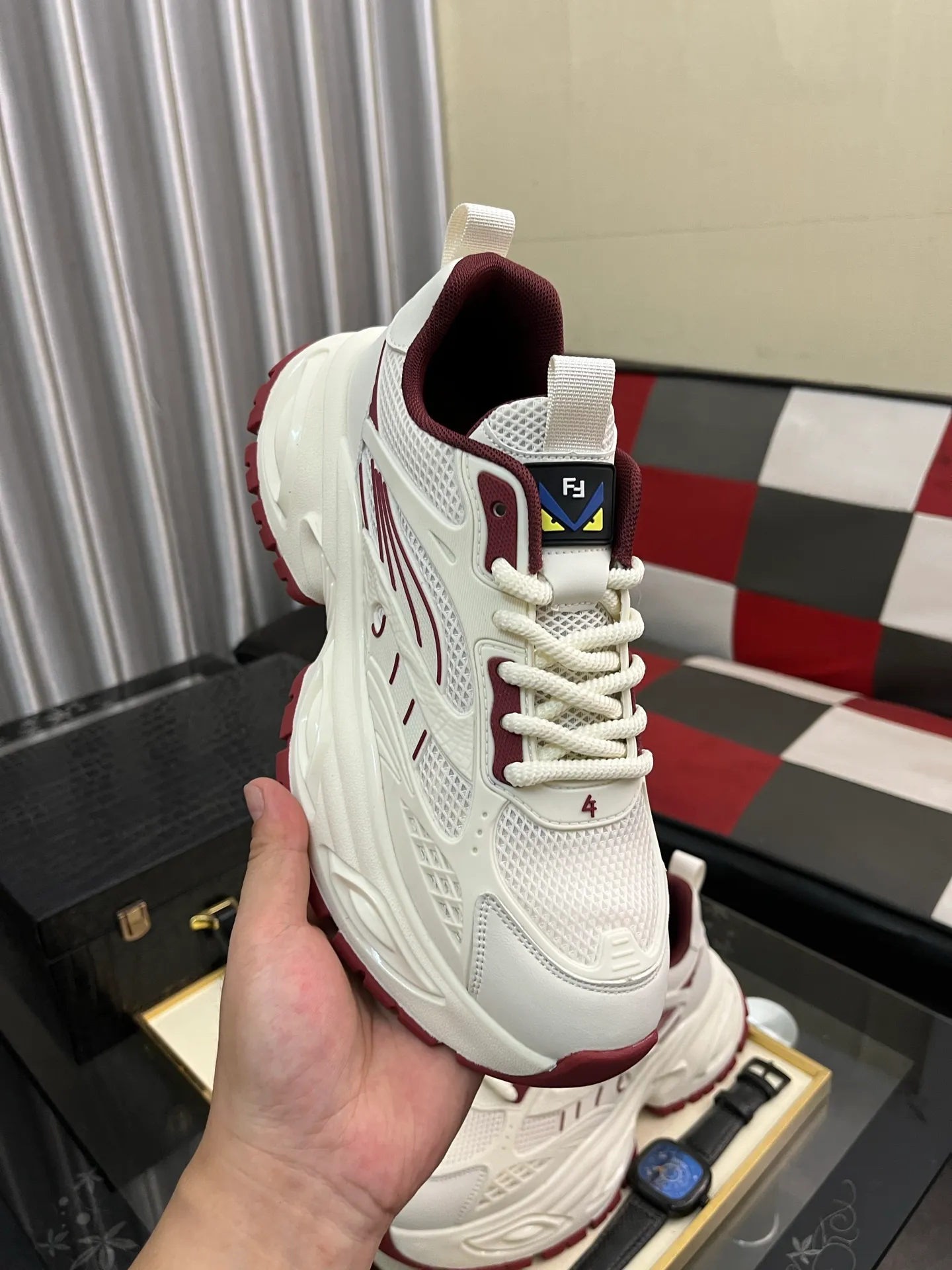 Men's Men's Shoes💰458⌚️⌚️[FENDI] Fendi's classic and comfortable men's, this complex sneaker is made of soft calfskin➕genuine leather lining➕original ultra-light rubber material with rough outsole. This unique light style is suitable for the casual and refined sensibility of this season. It is comfortable and natural on the feet. It is an everyday style for casual travel in autumn and winter! Code number: 38-442️⃣Colors available